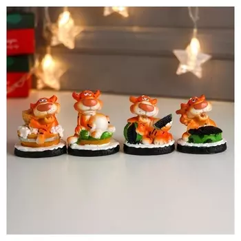 Сувенир полистоун "Рыжий тигрик банные процедуры" 6х4х5,5 см