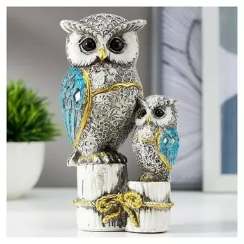 Сувенир полистоун "Серый филин с синими крыльями, с совёнком на пеньках" 16,8х9,5х5 см