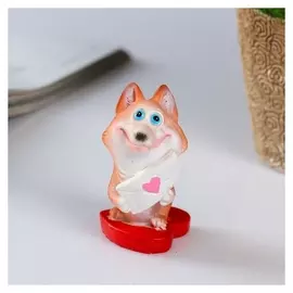 Сувенир полистоун "Щеночек лайки с подарком" 6,6х4,9х3,9 см