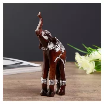 Сувенир полистоун "Слон на длинных ногах, попона с серебристыми узорами" 15х6,5х4 см