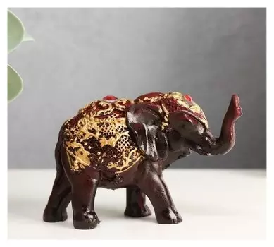 Сувенир полистоун "Слонёнок в золотой попоне с красным камнем" 6,5х9,3х3 см