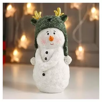 Сувенир полистоун "Снеговичок в шапке-оленя, стеснительный" 18,7х8,7х9,6 см