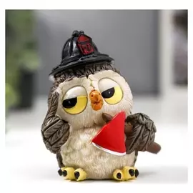 Сувенир полистоун "Совёнок - пожарный" 10х7х8 см