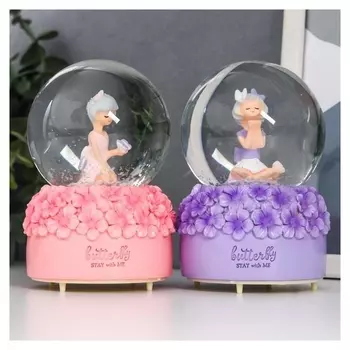 Сувенир полистоун водяной шар свет, музыка "Малышка и незабудки" D=8 см 12,5х8х8 см