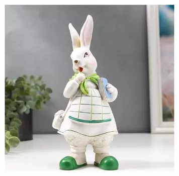 Сувенир полистоун "Зайка в белом сарафане, зелёной косынке, с сумкой" 21х9,5х7,5 см