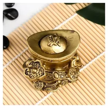 Сувенир полистоун "Золотой слиток с жезлом Жуи" 4х6х4,8 см