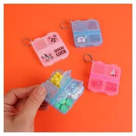 Таблетница с цепочкой 4 секции