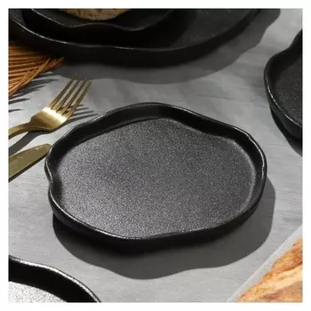 Тарелка неровный край "Чёрная", 17 см