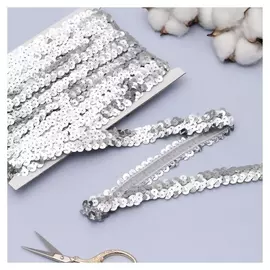 Тесьма декоративная с пайетками, на резинке, 2 см, 9 ± 1 м, цвет серебряный