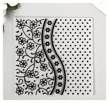 Трафарет для эмбосирования пластик "Горошек и цветы" 15х15 см
