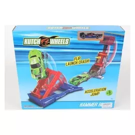 Трамплин с металлической машинкой