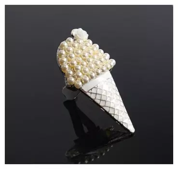 Украшение в дефлектор автомобиля "Мороженое"