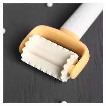 Валик для нарезки квадратов из теста 13,5 см