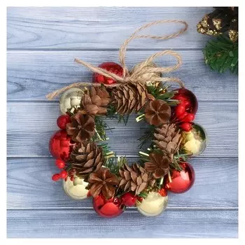 Венок новогодний D-10 см "Шарики" шишки
