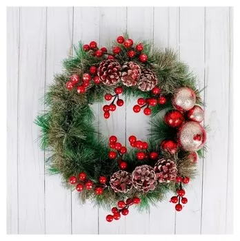 Венок новогодний D-30 см "Ягодки и шишки" красный