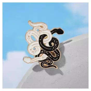 Значок "Змеи" инь-ян, цвет чёрно-белый в золоте