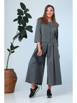 Брючные костюмы 682