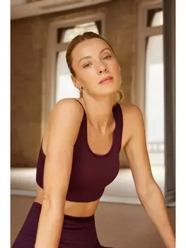 Топы 70833 Топ спортивный