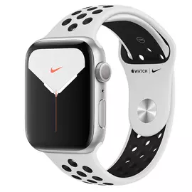 Apple Watch Series 5 Nike+ GPS, 44mm, корпус из алюминия серебристого цвета, спортивный ремешок цвета «чистая платина/чёрный»