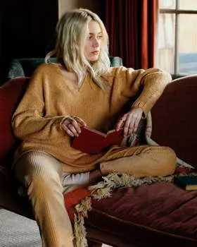 Женский свитшот Tuned In