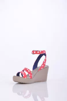 Босоножки Crocs