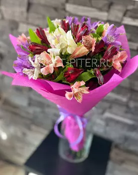 Букет из 11 Альстромерий MIX в Фетре! Доставка БЕСПЛАТНАЯ!