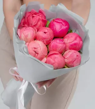 Букет из 9 Коралловых Пионов в Матовой упаковке LUX