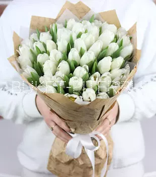 Букет из Белого Тюльпана в Двойной Упаковке