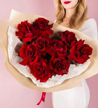 Букет из Бордовых Французских Роз в Упаковке