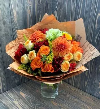 Букет из Георгинов, Альстромерии и Роз