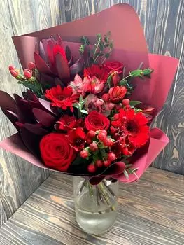 Букет из Гербер, Роз и Сафари