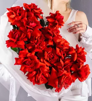 Букет из Ярких Французских Красных Роз