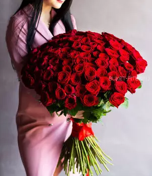 Букет Красных Роз 70см в Атласной ленте