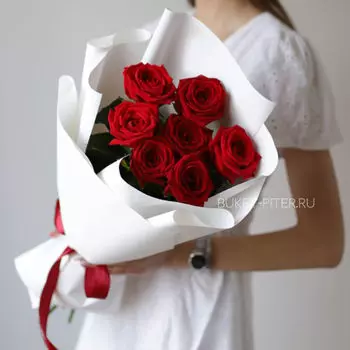 Букет Красных Роз в Дизайнерской упаковке