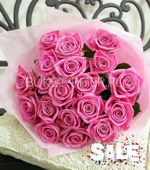 Букет Розовых Роз в Упаковке
