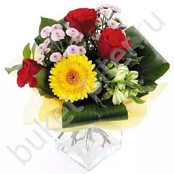 Букет с альстромерией, розой и хризантемой