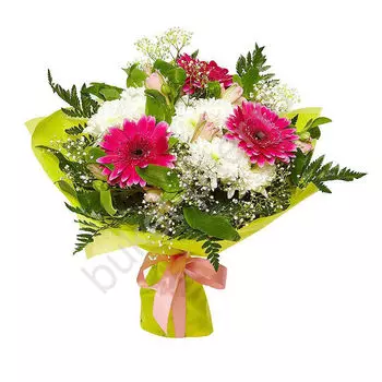 Букет с герберой, гипсофилой и хризантемой