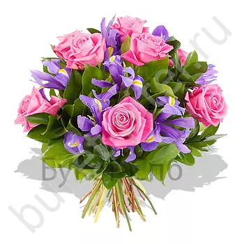 Букет с синими ирисами и розой
