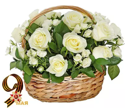 Корзинка с Нежными Светлыми Цветами