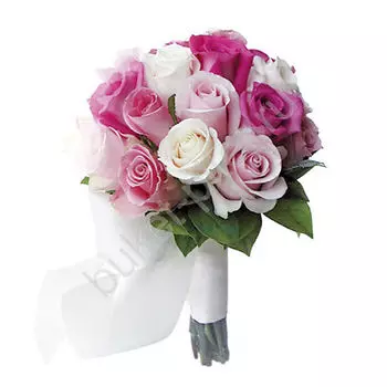 Свадебный букет из 21 розы и зелени