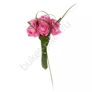 Свадебный букет из 7 розовых роз