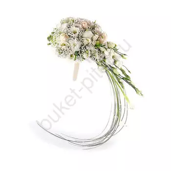 Свадебный букет из гипсофилы и эустомы