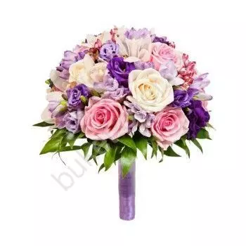 Свадебный букет из розовых и белых роз