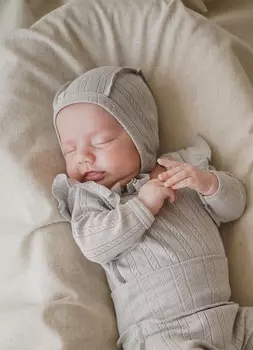 Чепчик "Жемчуг" из ажурного хлопка 0+