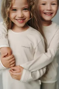 Просто лонгслив "Сливочное суфле - Сейчастье" с контрастной отделкой