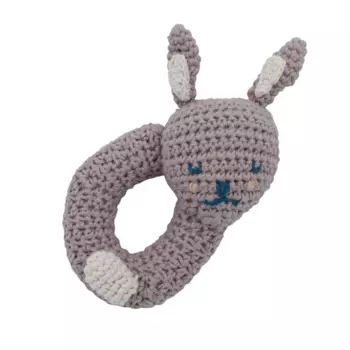 Вязаная погремушка Sebra "Кролик Bluebell", сиреневый