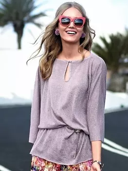 Выкройка: Блуза с широкими цельнокроеными рукавами