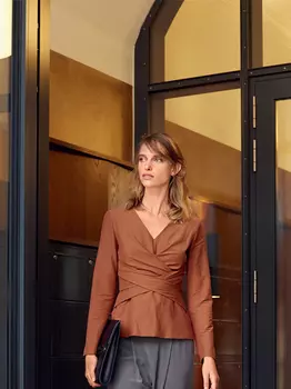 Выкройка: Блузка с V-образным вырезом горловины