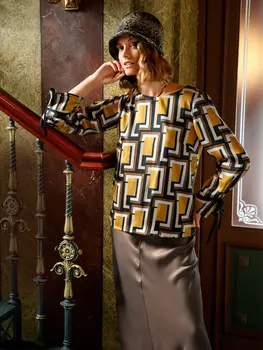 Выкройка: Блузка с вырезом-лодочкой