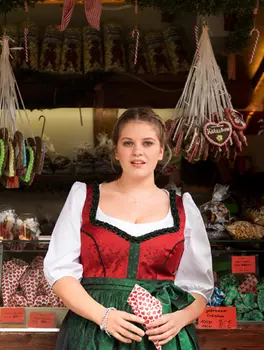 Выкройка: Блузка в баварском стиле